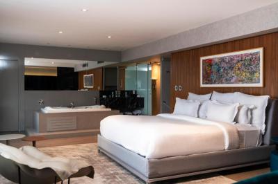Pullman Queen Suite By Trousseau with View 7