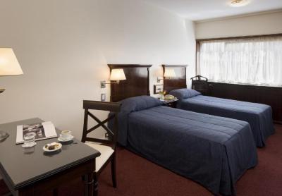 Standard Twin Room 8