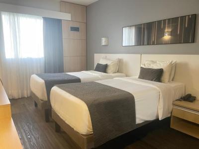 Superior Twin Room with Sea View 3