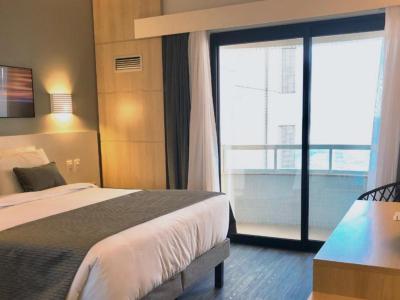 Deluxe Double Room with Balcony and Sea View 9