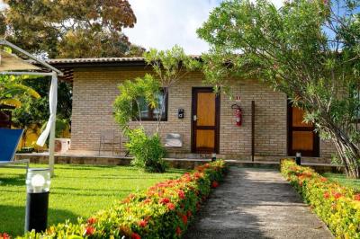 Bungalow with Pool View 3