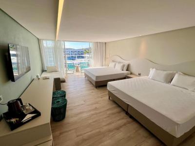 Deluxe Double Room with Extra Bed 8