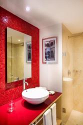 Junior Suite 1 King 4