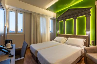 Superior Twin Room 6
