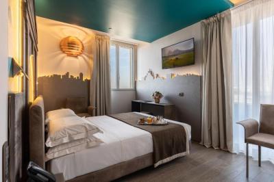 Superior Double Room with View and Balcony 7