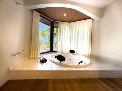 Suite with Bath Tub and Balcony 5