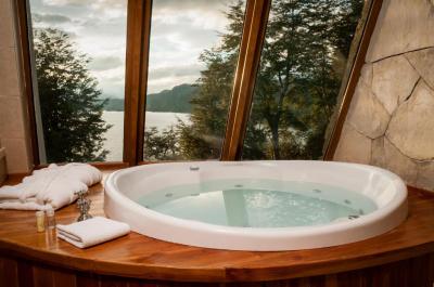 Suite Deluxe con vistas al lago 4