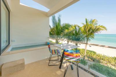 Beachfront Studio with Plunge Pool 8