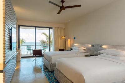Double Room with Two Double Beds - Beachfront 9