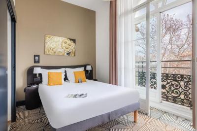 Studio double bed 1