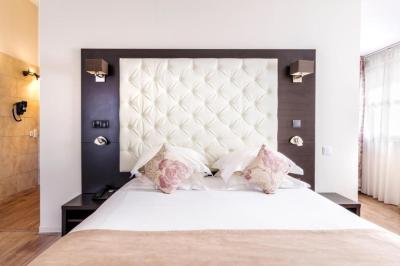 Quarto Queen Cl&aacute;ssico 1