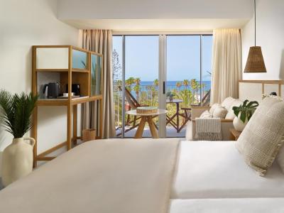 Premium Room Ocean Front View 2