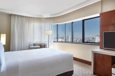 Zimmer mit 1 Queensize-Bett und Stadtblick 5