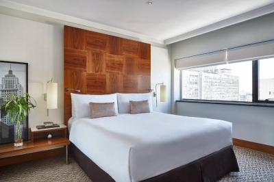 Executive Suite Stanford mit 1 Schlafzimmer - Club-Etage 8