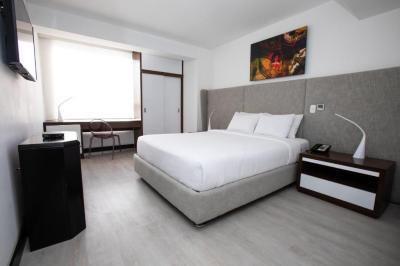 Queen Room 3