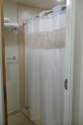 Standard Double Room with Two Double Beds - Disability Access 5