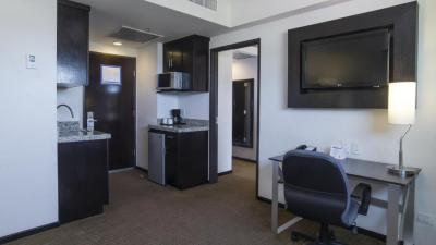 Suite con cama extragrande 6