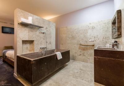 Deluxe Double Room 2