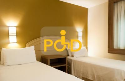 Chambre Double - Accessible aux Personnes &agrave; Mobilit&eacute; R&eacute;duite 2