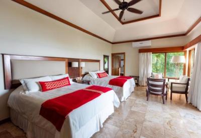 Lake Breeze Suite Queen 3