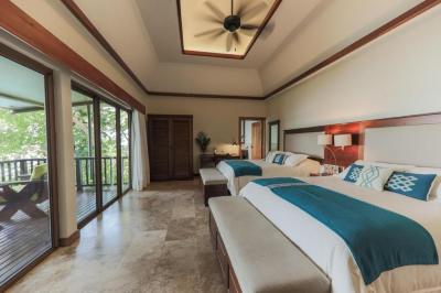 Lake View Jr Suite Queen 4