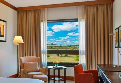 Quarto com 1 Cama King-size e Vista Golfe 1