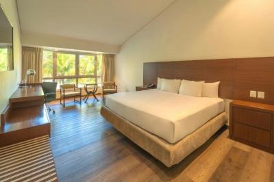 Quarto King com Vista Piscina 9