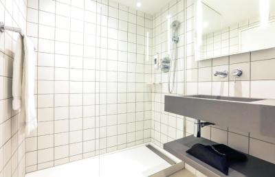 2 Adjacent Double classic Rooms 4