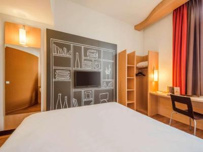 Camera Standard con 1 Letto Matrimoniale e 1 Letto Singolo 1