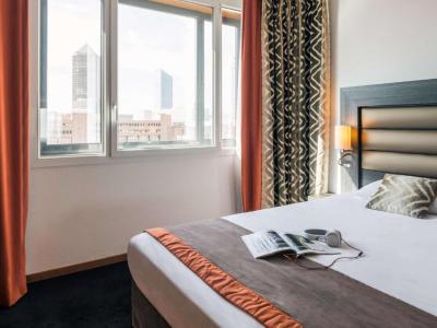 Superior Room with Two Zip Beds 2