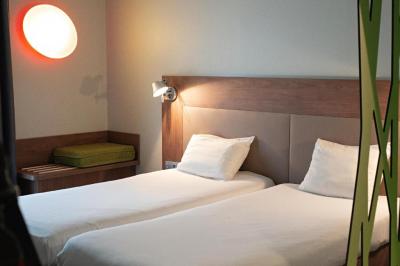 Twin Room 2