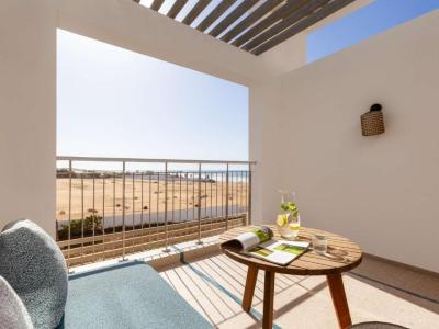 Prestige Twin Room with Partial Sea View 7