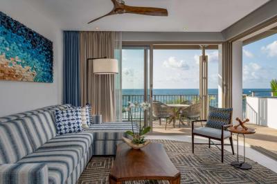 Suite Signature con piscina peque&ntilde;a - Frente a la playa 3