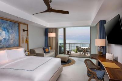 Habitaci&oacute;n con cama extragrande y vistas al mar 4