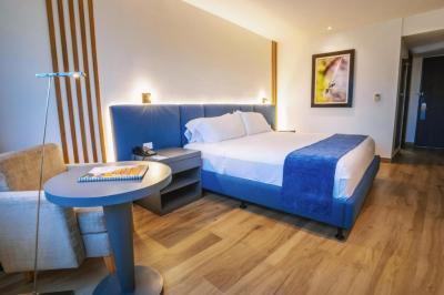 King Room with City View 4