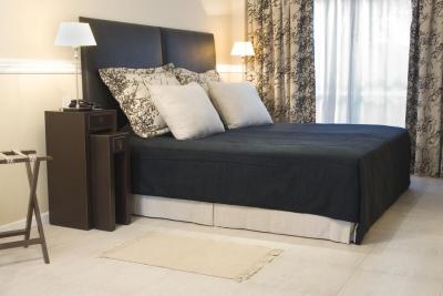 Deluxe Suite with Spa Bath 5