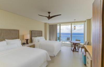 Superior Queen Room with Two Queen Beds 2