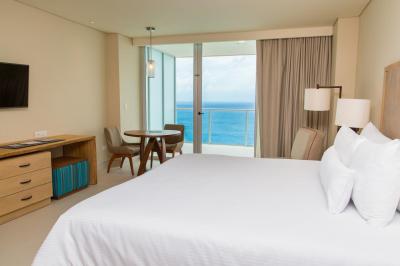 Double Room with Balcony and Sea View 3