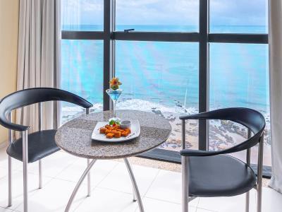 Deluxe Triple Room with Sea View 6