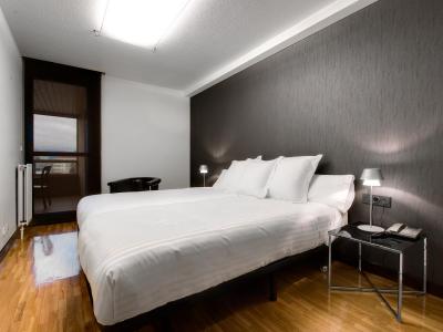 Two-Bedroom Suite (4 Adults) 3