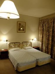 Twin Room with Extra Bed 2