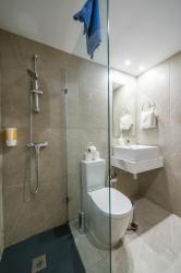 One-Bedroom Apartment (2 Adults + 2 Children) 5