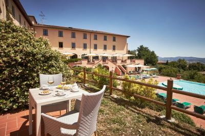 Double Room with Terrace 4