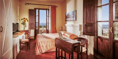 Suite (4 Adults) 6