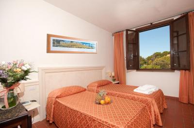 Two Connecting Double Rooms 8