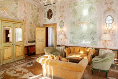 Royal Suite 10