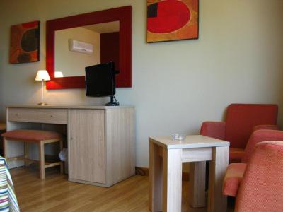 Quarto com Cama de Casal ou 2 de Solteiro 1