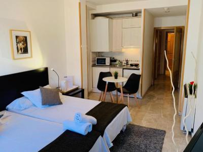 Studio (2 Adults) 1