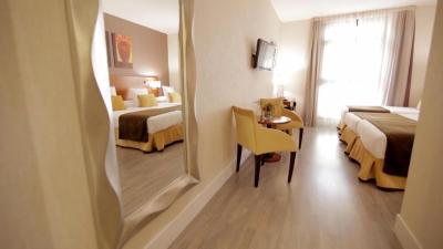 Double or Twin Room with Extra Bed 2