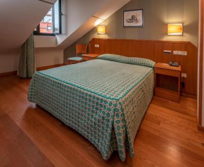 Quarto com Cama de Casal ou 2 de Solteiro e Cama Extra 3